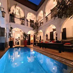 احجز هنا