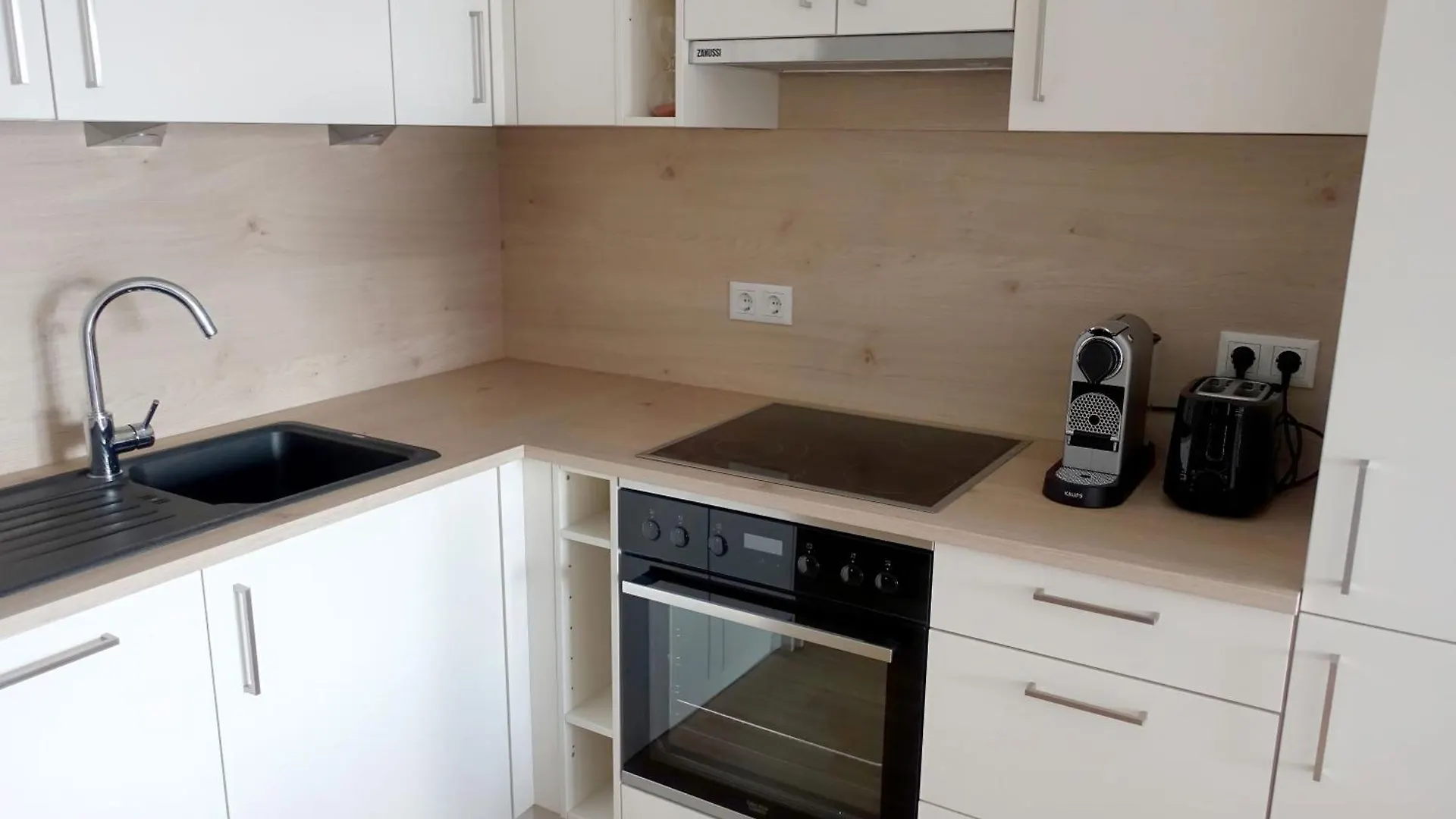 Coho City Apartments Mit Hauseigener Tiefgarage Viena