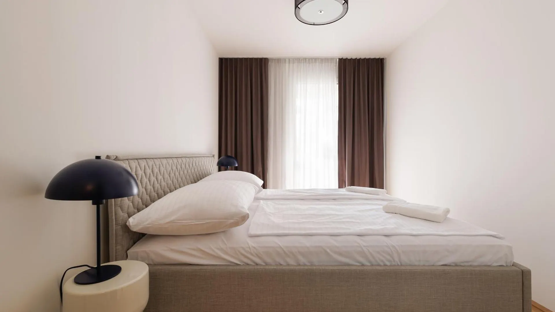 Coho City Apartments Mit Hauseigener Tiefgarage Viena