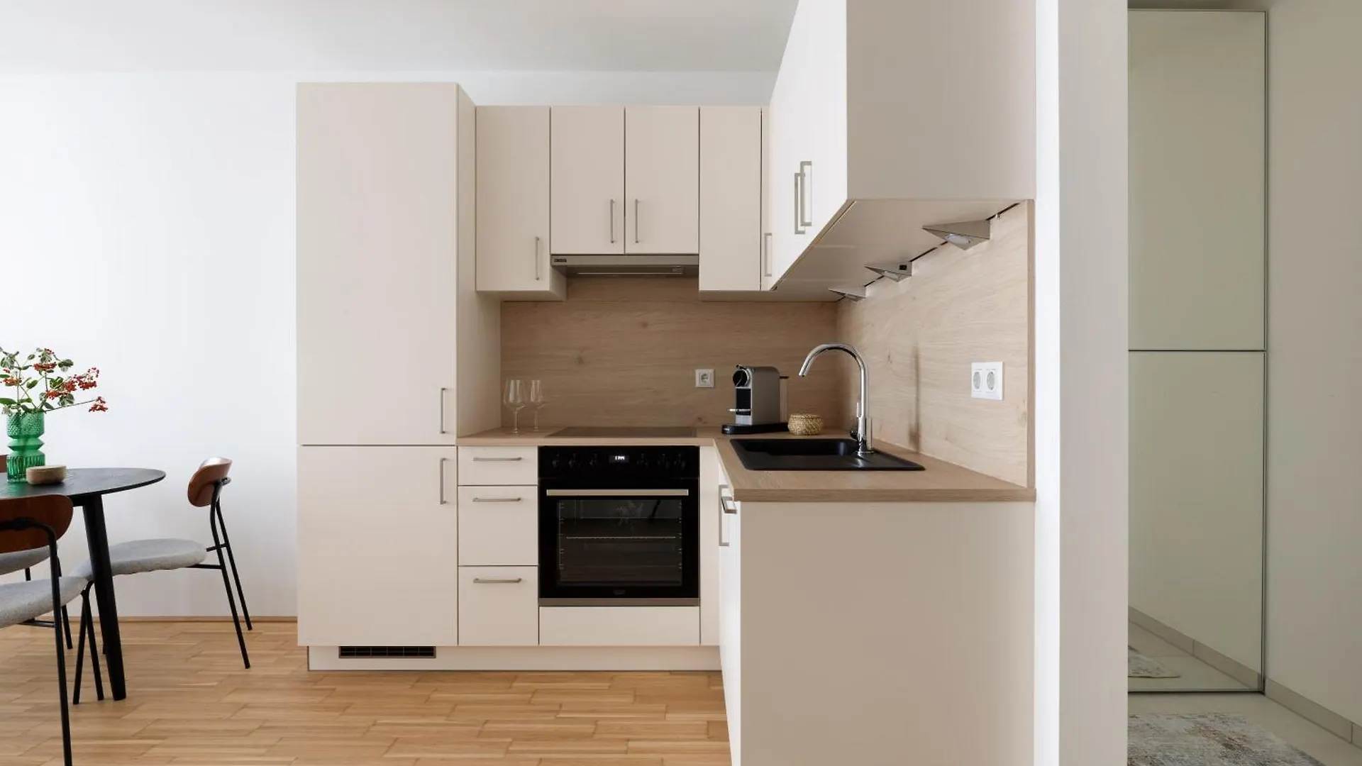 Coho City Apartments Mit Hauseigener Tiefgarage Viena