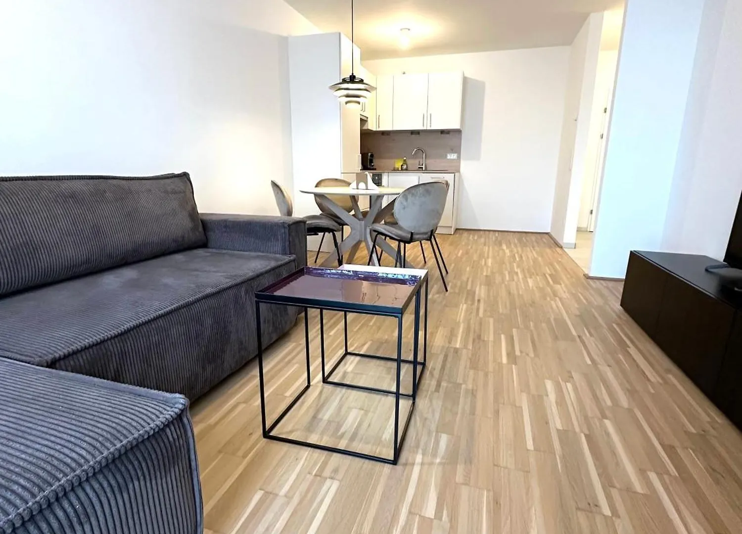 Coho City Apartments Mit Hauseigener Tiefgarage Viena Austria