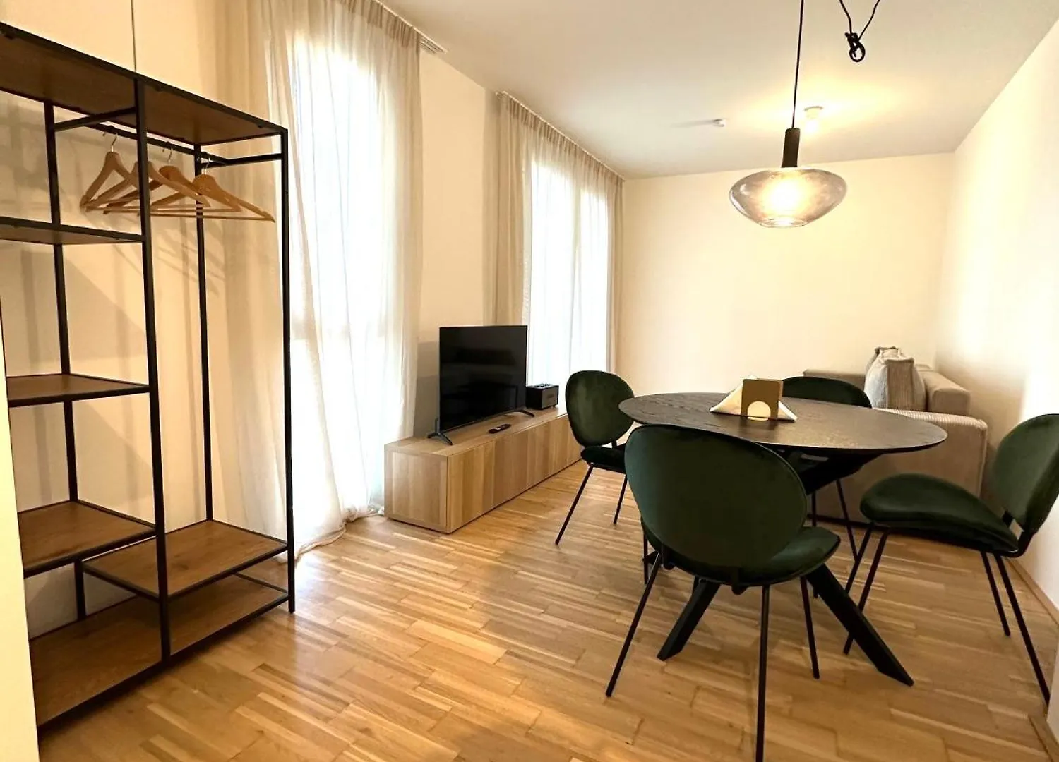 Coho City Apartments Mit Hauseigener Tiefgarage Viena Austria