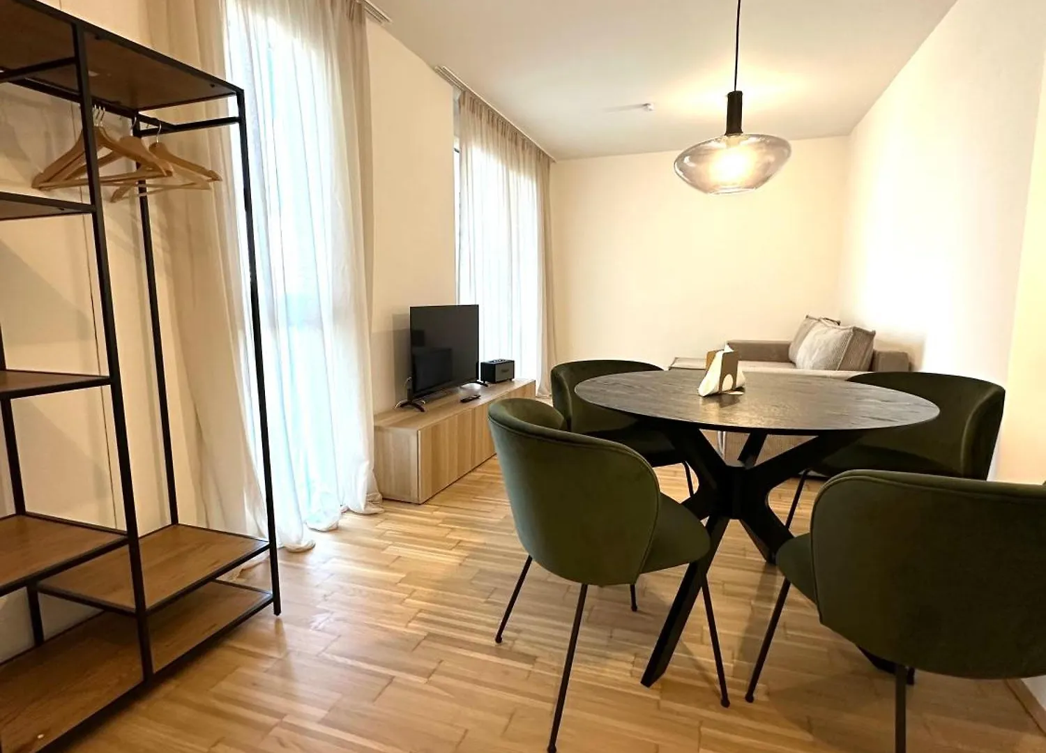 Coho City Apartments Mit Hauseigener Tiefgarage Viena