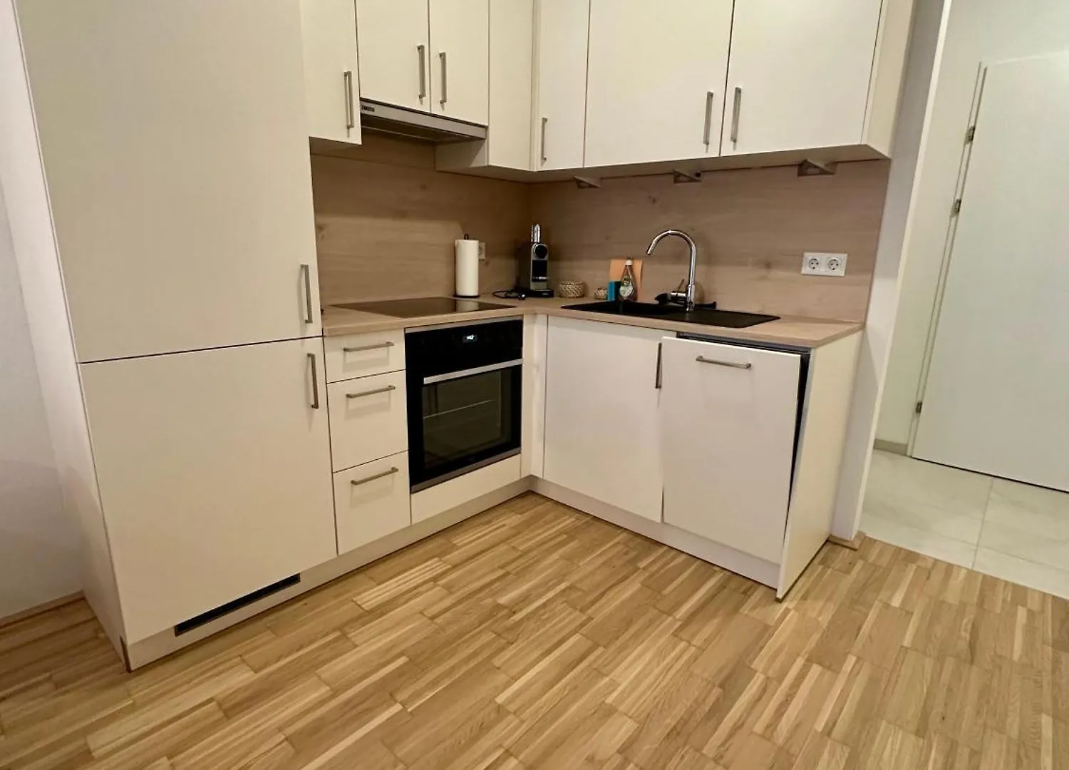 Coho City Apartments Mit Hauseigener Tiefgarage Viena
