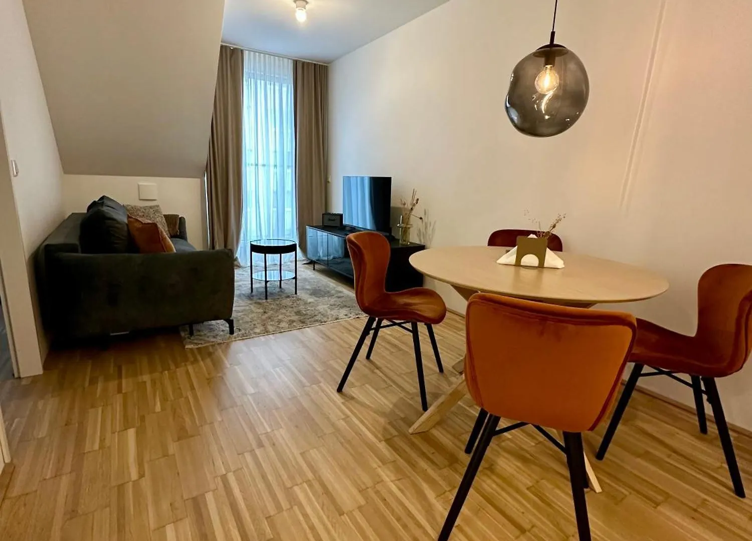 Coho City Apartments Mit Hauseigener Tiefgarage Viena Austria