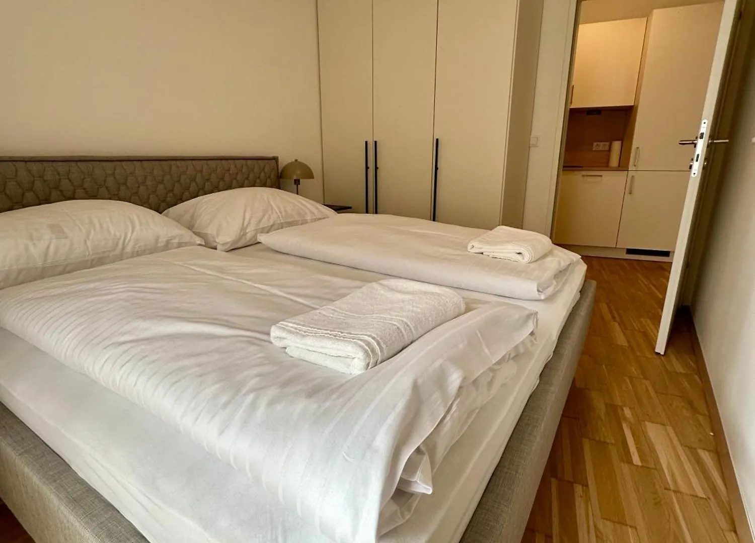 Coho City Apartments Mit Hauseigener Tiefgarage Viena
