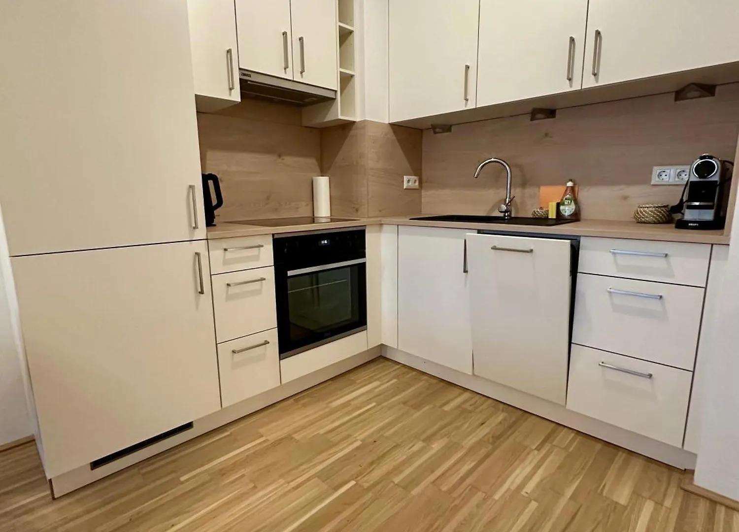 Coho City Apartments Mit Hauseigener Tiefgarage Viena