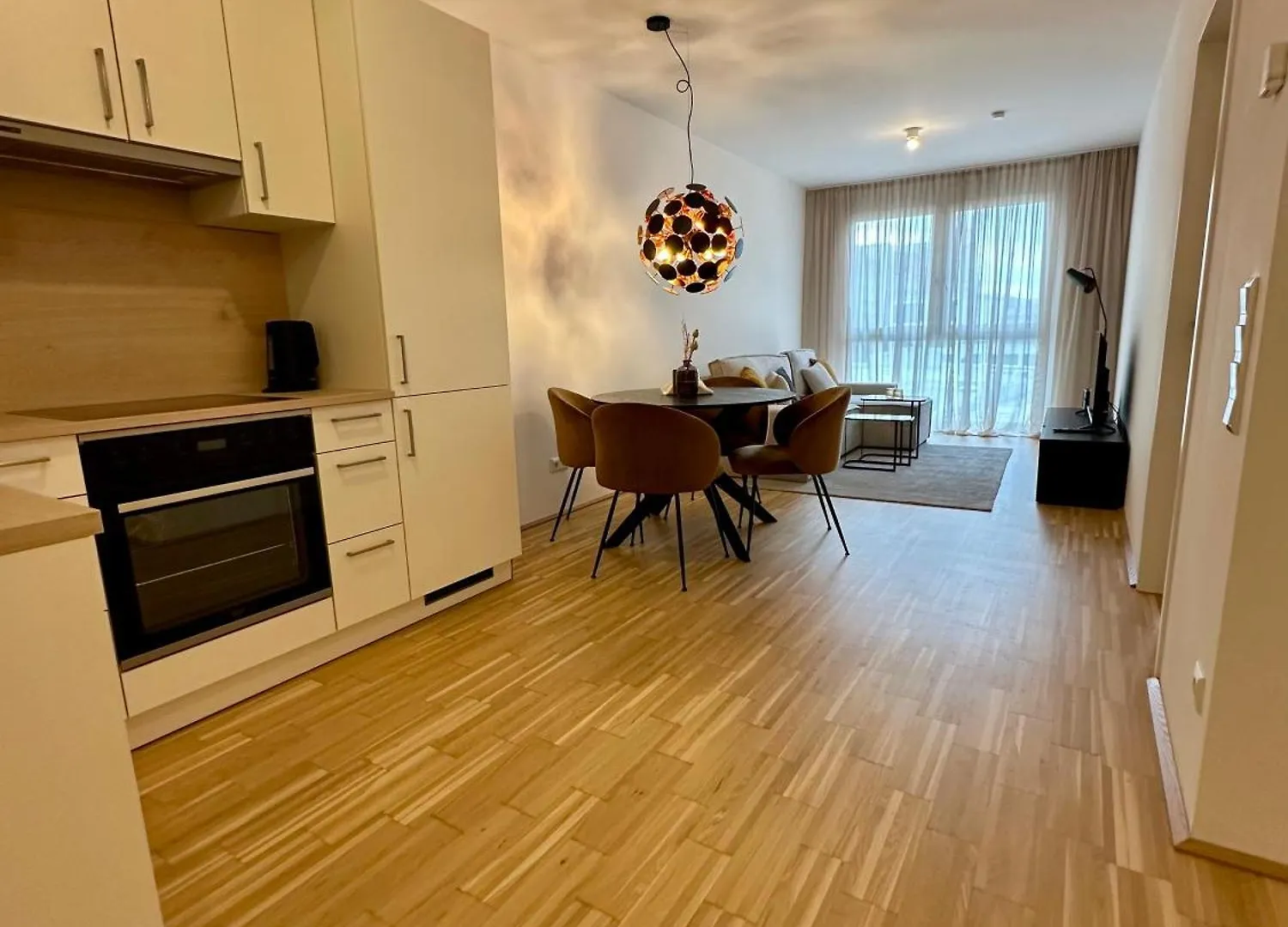 Coho City Apartments Mit Hauseigener Tiefgarage Viena